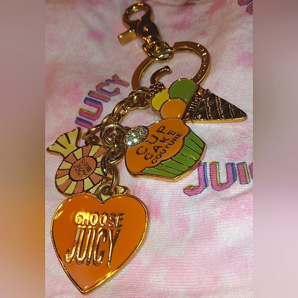 MUST SEE! Vintage Y2K JUICY COUTURE "Cupcake Couture" Pave Crystal Charms Fob - Picture 2 of 16